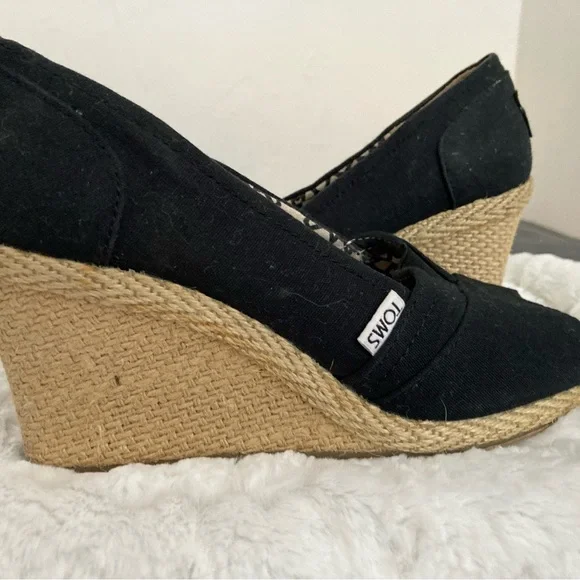 Tom’s canvas wedges with3” heel. - Picture 3 of 8